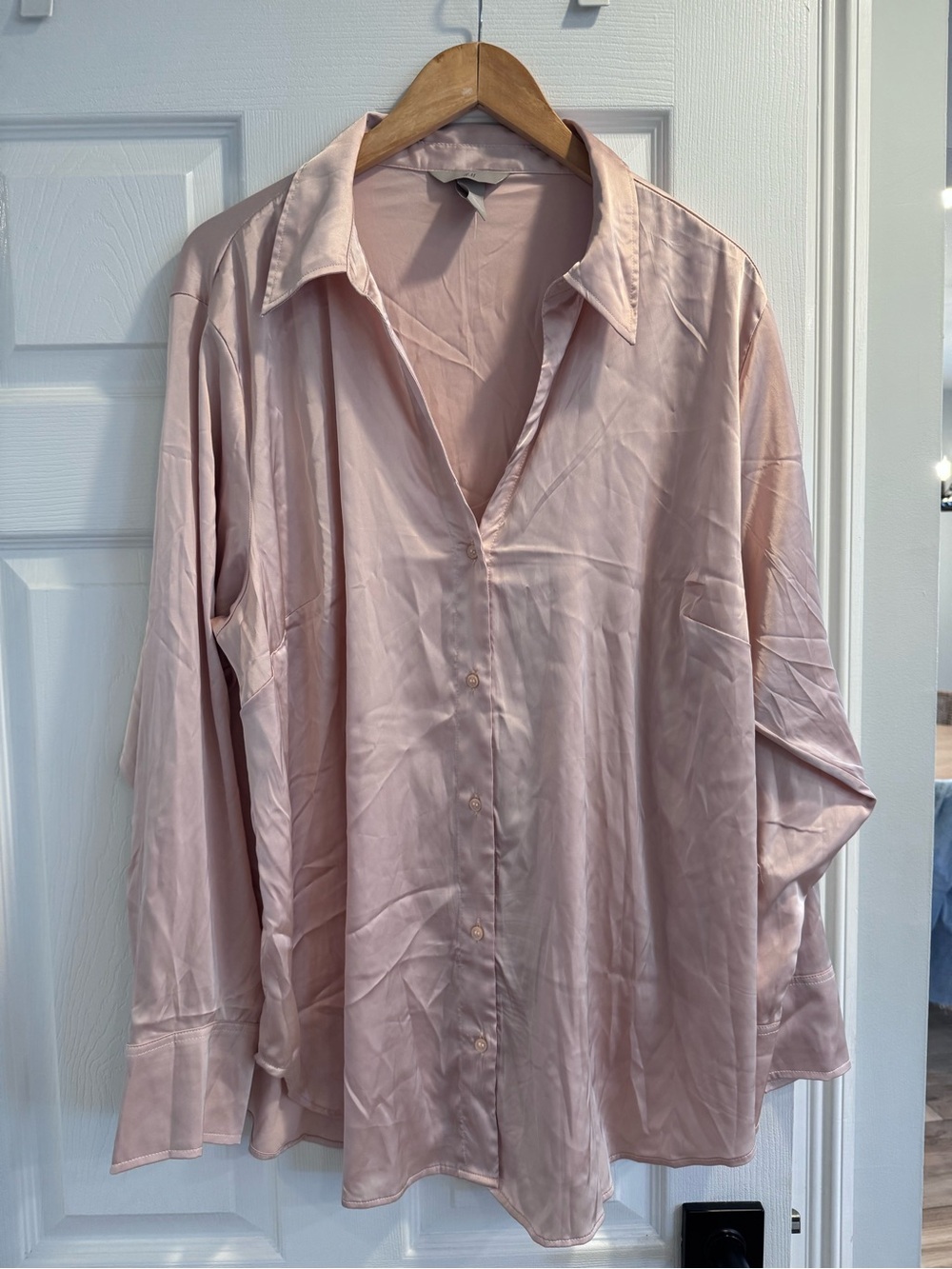 H&M satin button up women’s blouse soft pink XXL